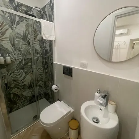 فندق مبيت وإفطار Seven Duchesca 3*